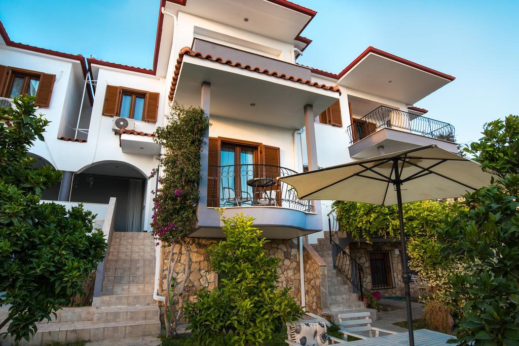 Bouganvillia Homes Nikiti  Exteriör bild