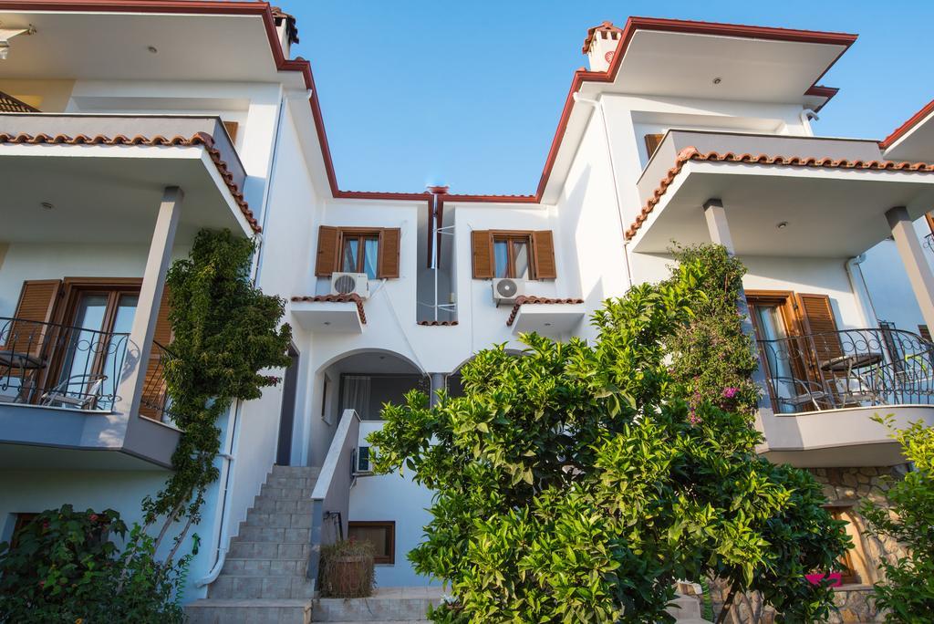 Bouganvillia Homes Nikiti  Exteriör bild